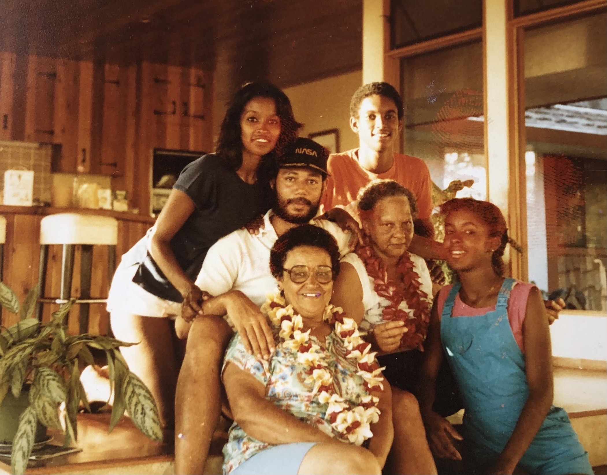 A old photo of Leslie and her family.